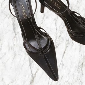 Ralph Lauren pumps . Sleek Black and Elegant